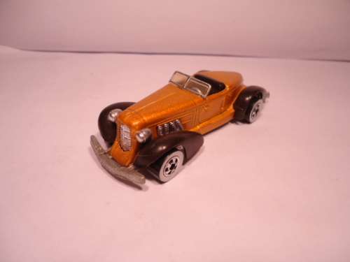 Hotwheels - # 2527 - Auburn 852 - white walls - 1982