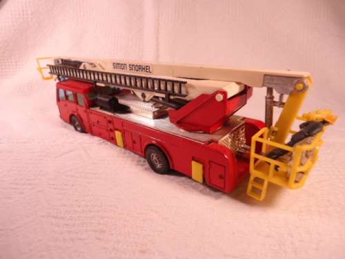 CORGI - Dennis - Simon Snorkel # 1126