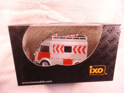 IXO - Citroen Type H Police 1972