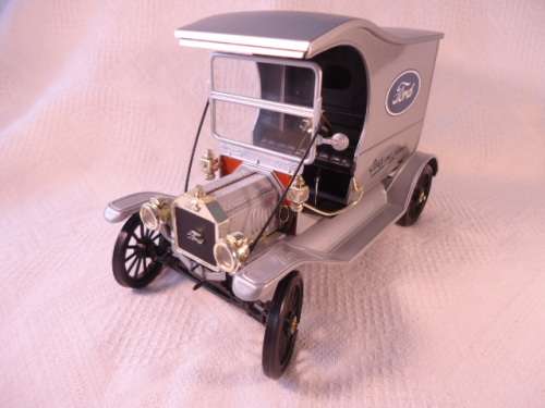 Universal Hobbies - Ford Model T Delivery (Ford)