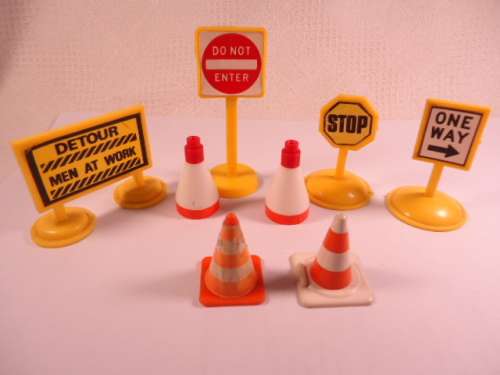 8 x road side assistance signs