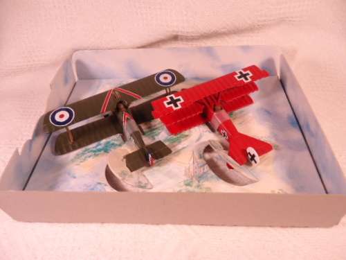 Lledo - Days Gone - Dog Fight Duo-DR1 - Red Baron/Camel Capt. Brown - # PA2002