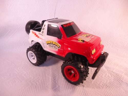 Asahi - Suzuki Hotdog Off Road Racing Team: Front bumper broken- Battery Operated