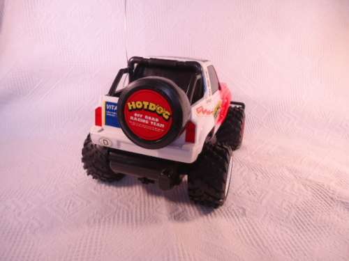 Asahi - Suzuki Hotdog Off Road Racing Team: Front bumper broken- Battery Operated
