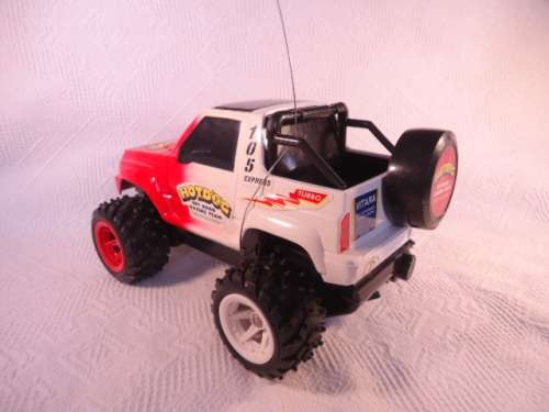 Asahi - Suzuki Hotdog Off Road Racing Team: Front bumper broken- Battery Operated