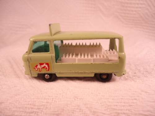 Matchbox - Commer Milk Float - BPW - Regular Wheels  # 21c