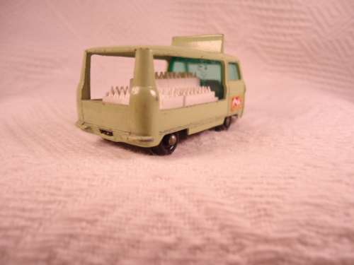 Matchbox - Commer Milk Float - BPW - Regular Wheels  # 21c