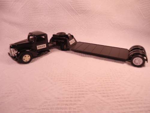 ERTL - 1948 Diamond T Cab # 3100G + MB King Size Dyson Low-Loader # K17 - Police - Code 3