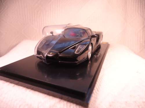 Kyosho - Ferrari Enzo  - # 05001BK