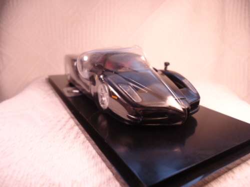 Kyosho - Ferrari Enzo  - # 05001BK