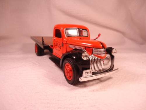 National Motor Museum - `41 Chevy Flatbed Truck `Ajax` + `32 Chevy Roadster Fire Chief Car - #T5420A