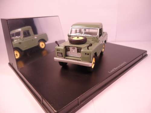 Universal Hobbies - Land Rover Defender Series II 90 SW Pick Up  - #UH1242
