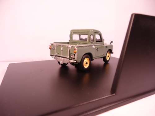 Universal Hobbies - Land Rover Defender Series II 90 SW Pick Up  - #UH1242