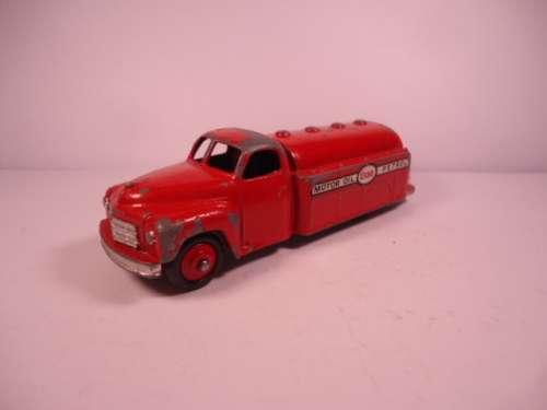 Dinky Toys Commercial - Studebaker Tanker - Esso Motor oil - #30p