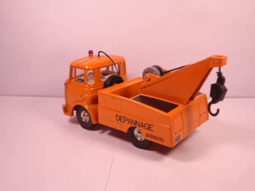 Dinky - DeAgostini - Dèpanneuse Berliet G.A.K.  `Autoroutes` - # 589A