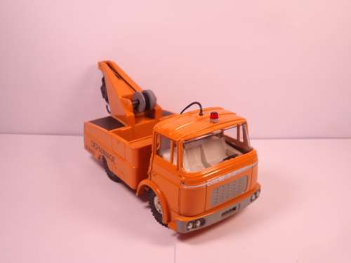 Dinky - DeAgostini - Dèpanneuse Berliet G.A.K.  `Autoroutes` - # 589A