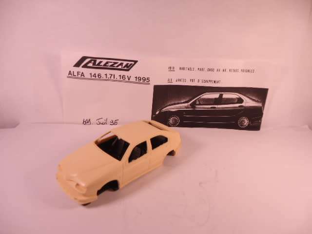 Alezan - Alfa Romeo 146 1.7l 16V 1995 - Unbuilt Resin Kit