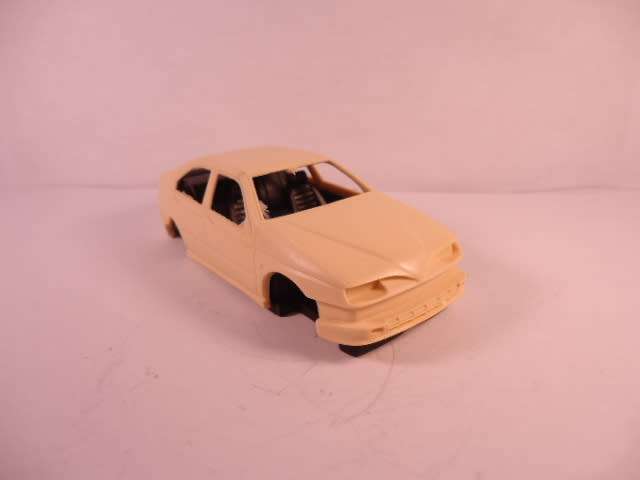 Alezan - Alfa Romeo 146 1.7l 16V 1995 - Unbuilt Resin Kit