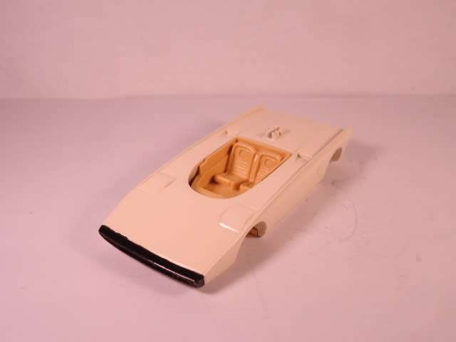 Alezan - Alfa Romeo 33 Spider Pininfarina 1971 - # 100 - 60% built Resin Kit