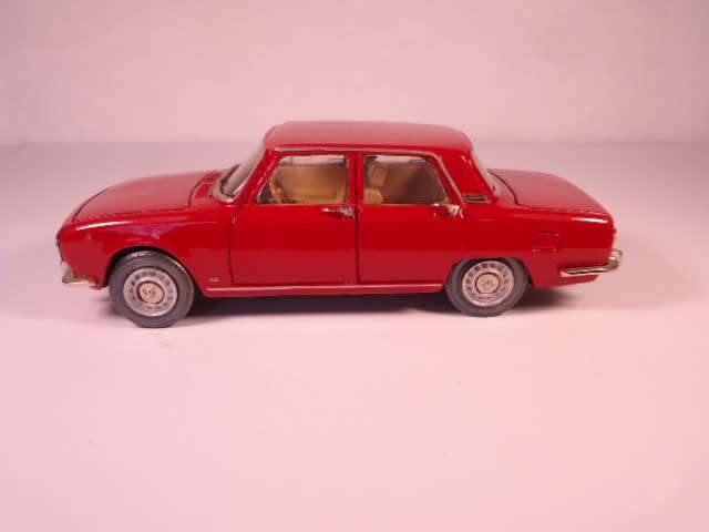 Conquest Models - Alfa Romeo, 2000 Berlina 4-door sedan - #105 - SMTS White Metal