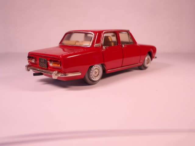 Conquest Models - Alfa Romeo, 2000 Berlina 4-door sedan - #105 - SMTS White Metal
