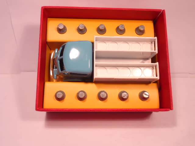 Dinky Toys Atlas - Ford Milk Truck - Camion Laitier- # 25 O
