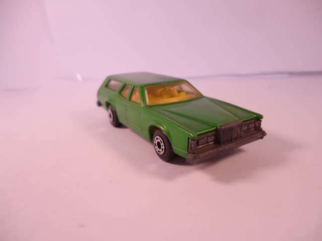 Matchbox Superfast - Cougar Villager #74