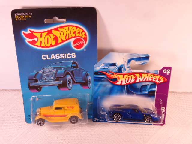 Hotwheels - Lot of 2 Models