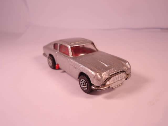 Corgi - Aston Martin DB6 - James Bond - #271-B1/22-B4