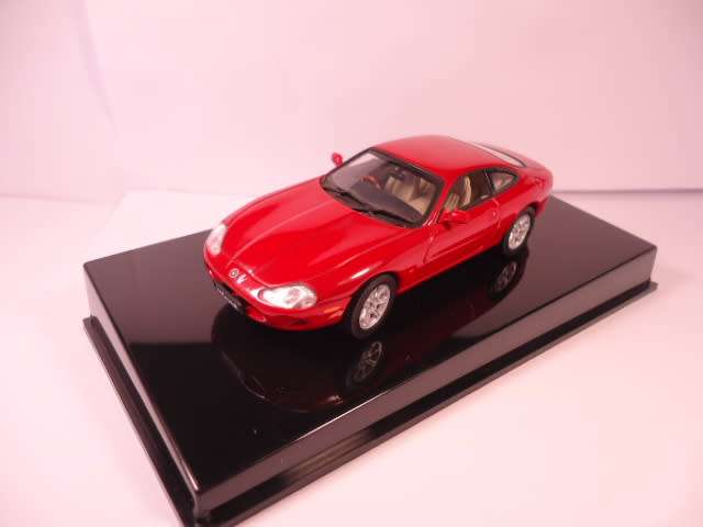 Auto Art - Jaguar XK8 Coupe - # 53632