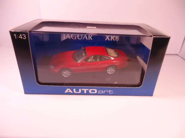 Auto Art - Jaguar XK8 Coupe - # 53632