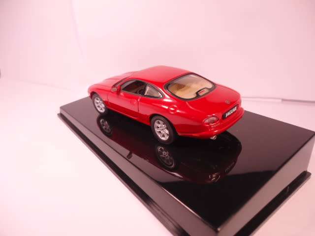 Auto Art - Jaguar XK8 Coupe - # 53632
