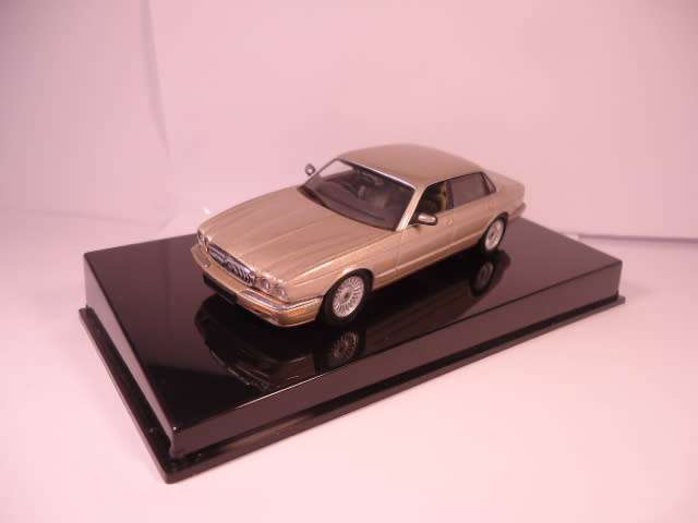 Auto Art - Jaguar XJ8 - #53573