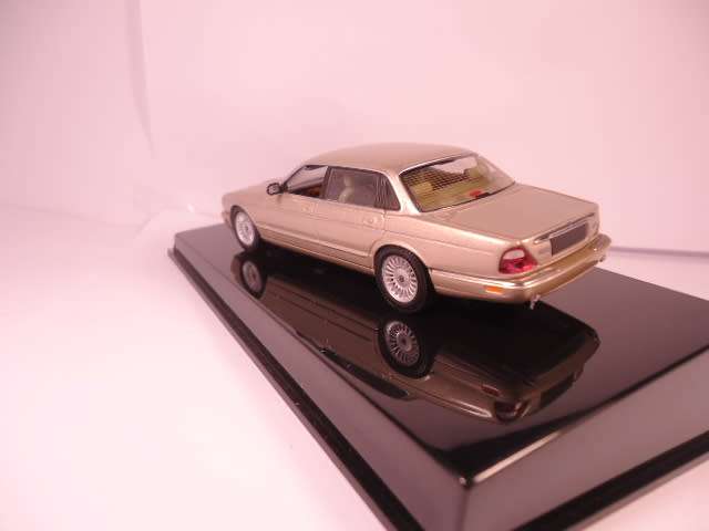 Auto Art - Jaguar XJ8 - #53573
