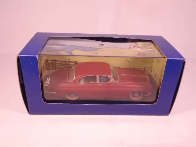 TinTin - 1962 Jaguar MkX - L`ILE NOIRE - with 4 figurines + dog - #2118040A
