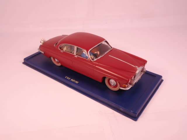 TinTin - 1962 Jaguar MkX - L`ILE NOIRE - with 4 figurines + dog - #2118040A