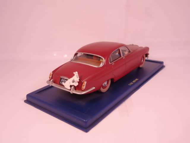 TinTin - 1962 Jaguar MkX - L`ILE NOIRE - with 4 figurines + dog - #2118040A