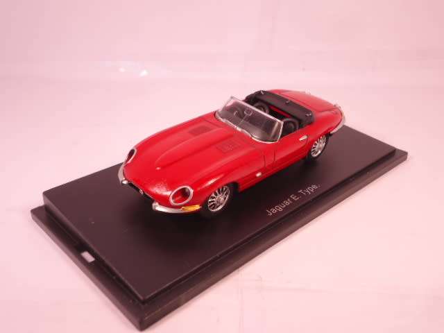 Universal Hobbies - Jaguar E-Type - #461500