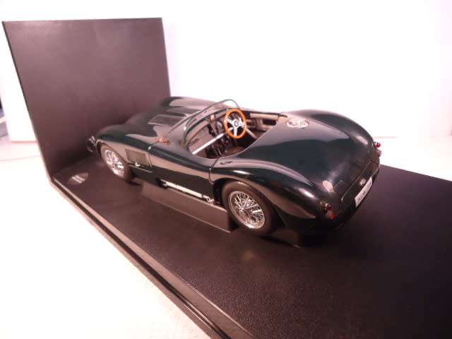 Auto Art - Jaguar C-Type - #73500