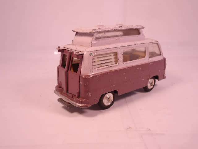 Corgi - Ford Airborne Caravan - Loose concaved hubs - #420