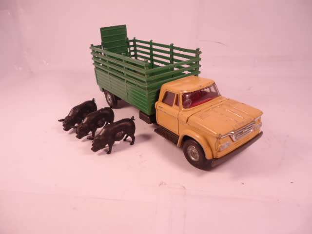 Corgi Commercial - Dodge Livestock Transporter ( Cast Hubs ) - #484-A1