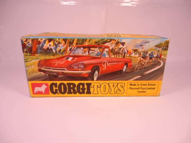 Corgi - Citroen DS (Conversion) - Tour De France Team Manager`s Car - #510-A1