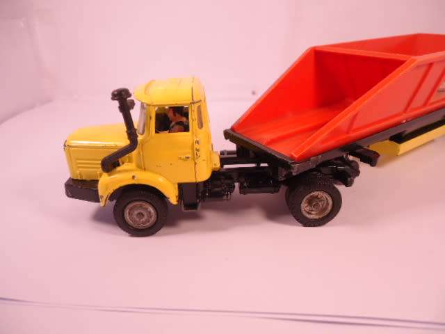 Corgi - Berliet Crane Fruehaut Discharge Dumper #1102-B1