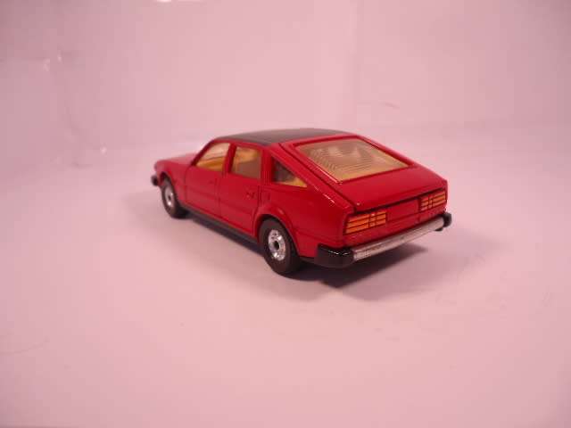 Corgi - Rover 3500 - #338 - B3