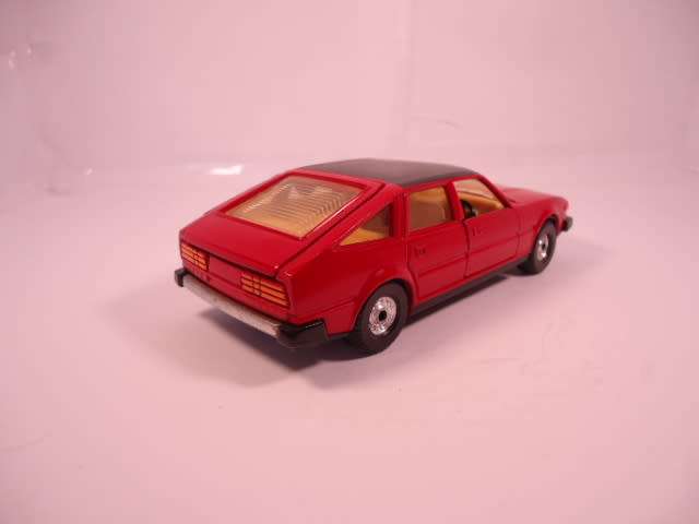 Corgi - Rover 3500 - #338 - B3