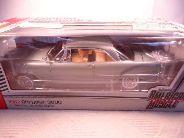 Auto World - ERTL, American Muscle - 1957 Chrysler 300C - #AMM1005/06