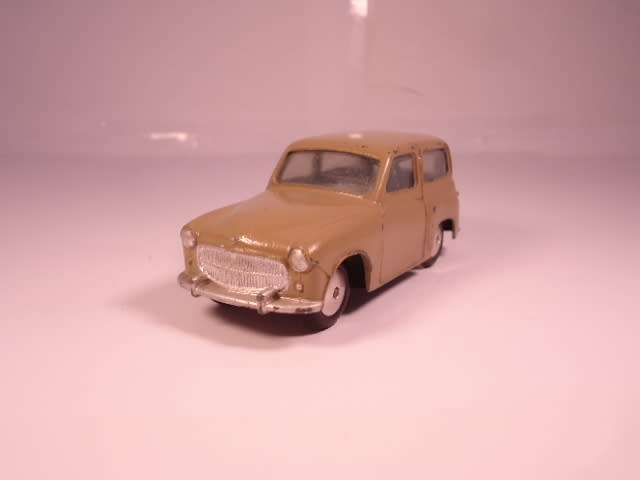 Corgi - Hillman Husky Estate - #206-A3