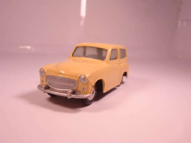 Corgi - Hillman Husky Estate - Restored - #206M-A2