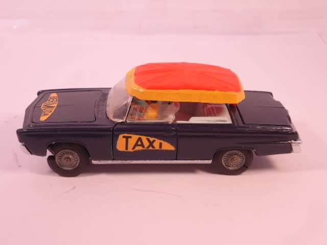 Corgi - Chrysler Imperial Convertible Bermuda Taxi - Code 3 - #246-A1 3