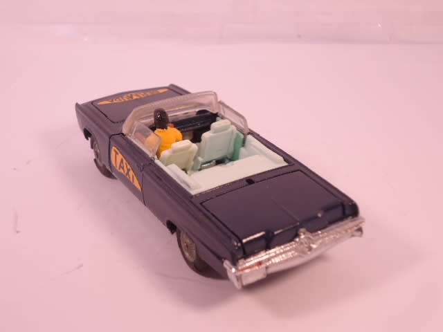 Corgi - Chrysler Imperial Convertible Bermuda Taxi - Code 3 - #246-A1 3